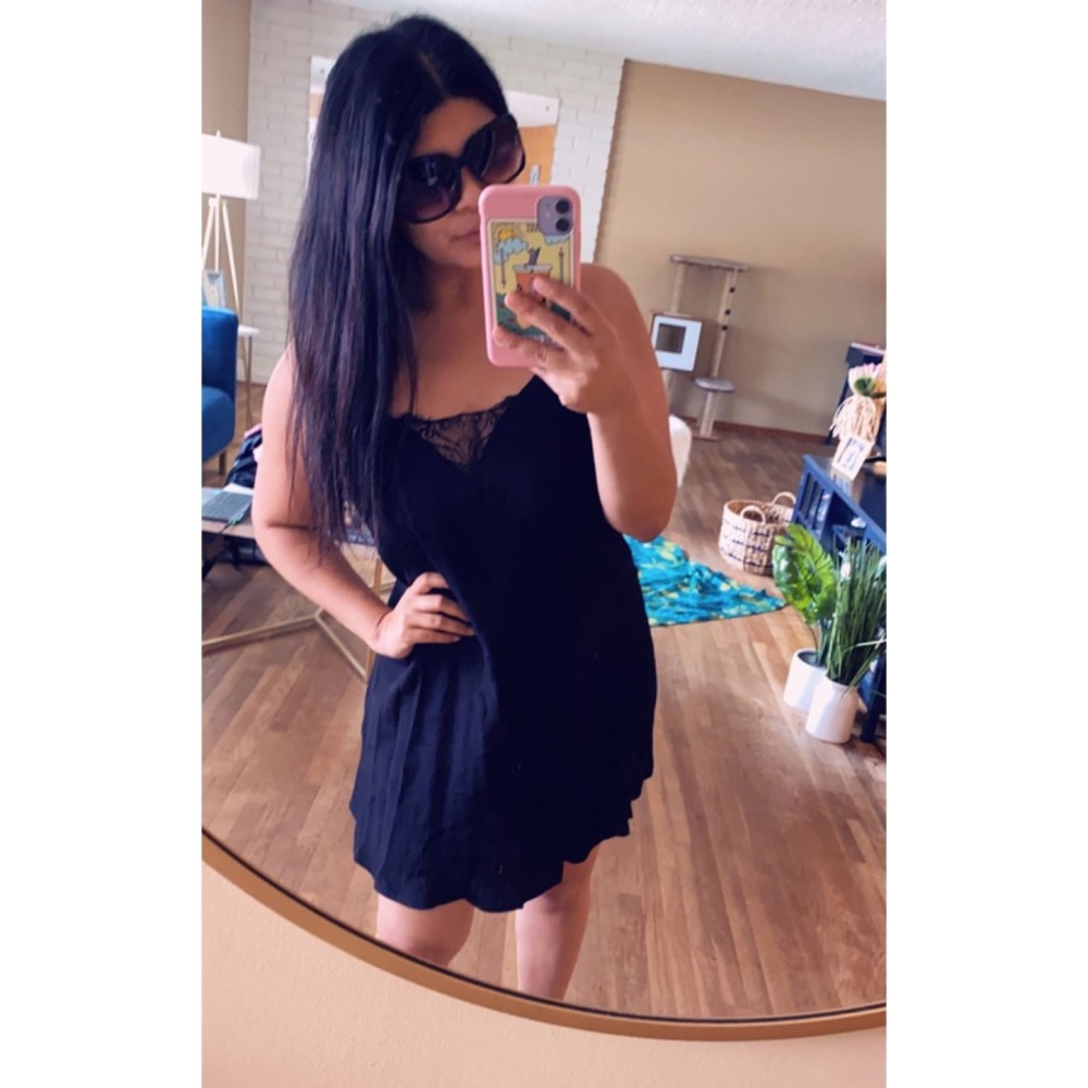 Dress - Picture 2 of 4